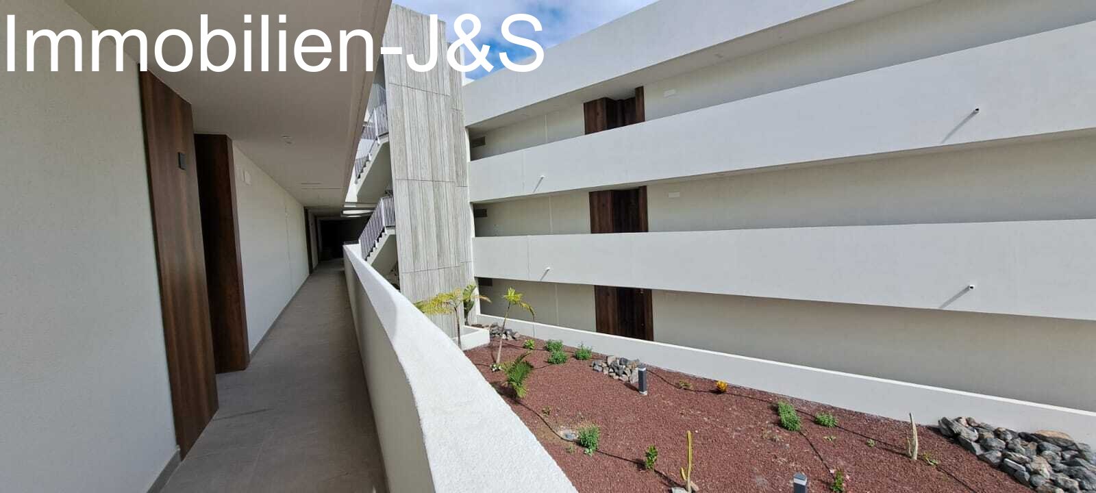 Elegante apartamento en fase de finalización en el complejo residencial Atlantic Homes en Costa Adeje