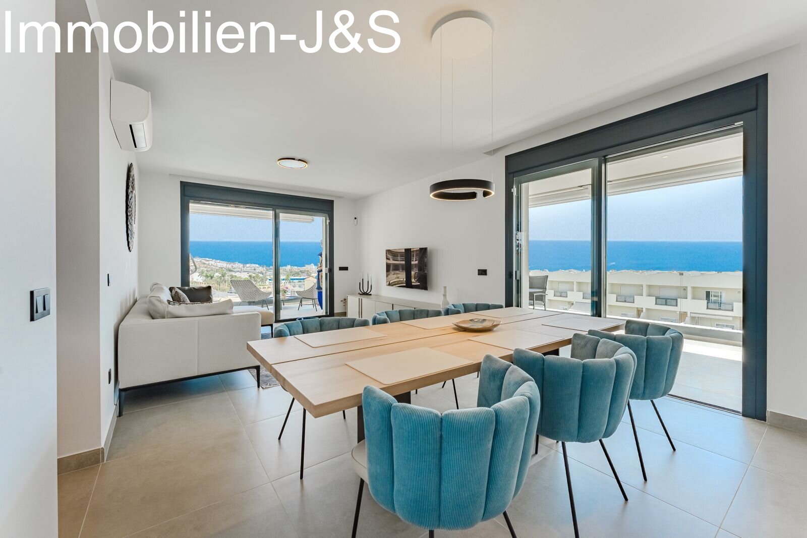 Espectacular ático en el lujoso complejo de nueva construcción «Atlantic Homes».