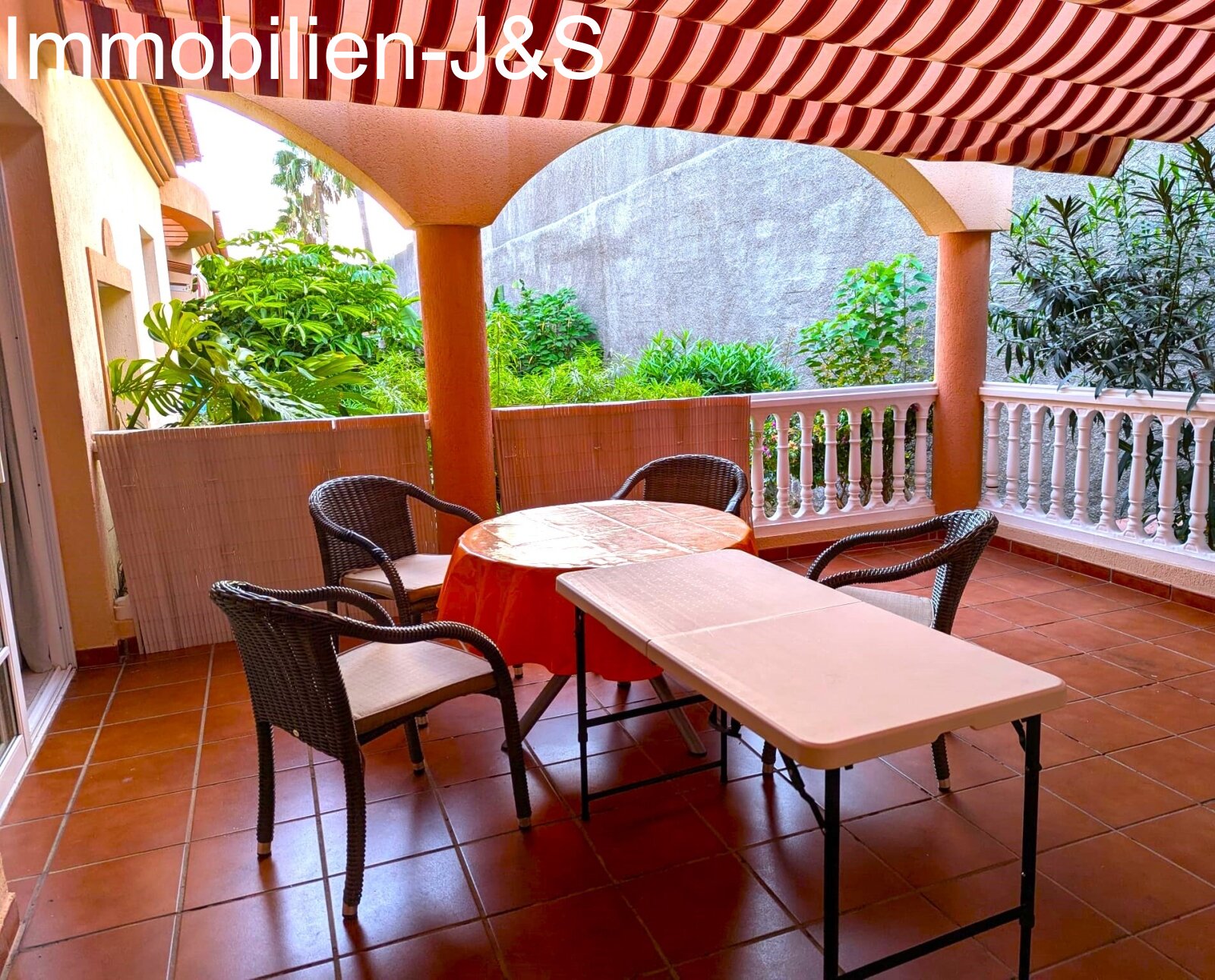 Acogedor apartamento con gran terraza en primera línea de mar con plaza de garaje