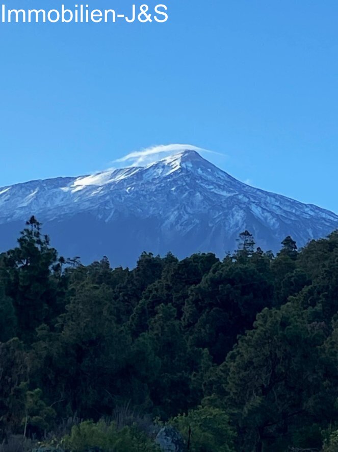 Encantadora casa con gran jardín, vistas al mar y al Teide en Icod de los Vinos.