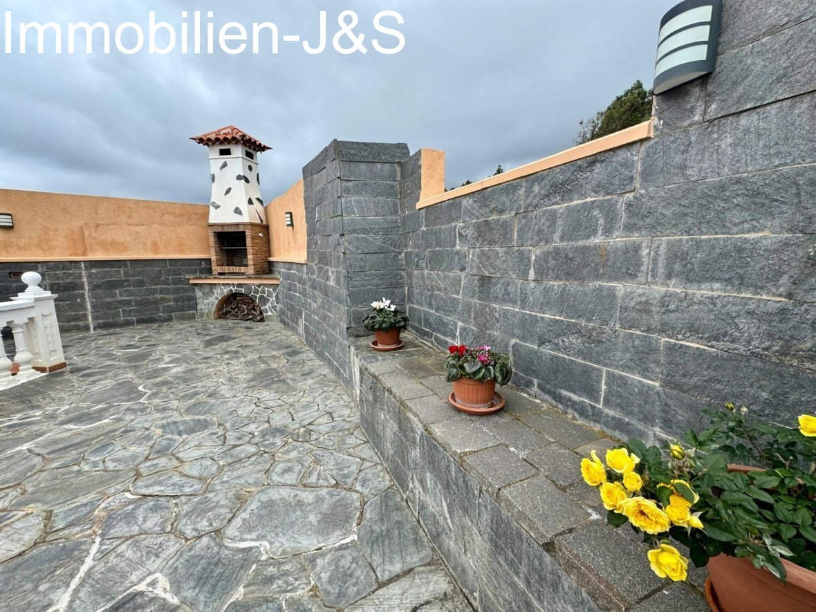 Encantadora casa con gran jardín, vistas al mar y al Teide en Icod de los Vinos.