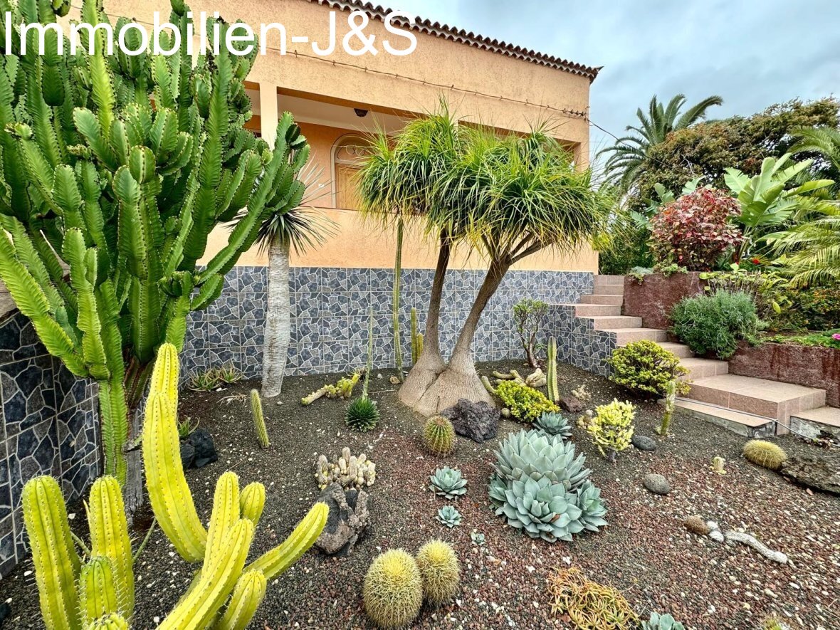 Encantadora casa con gran jardín, vistas al mar y al Teide en Icod de los Vinos.