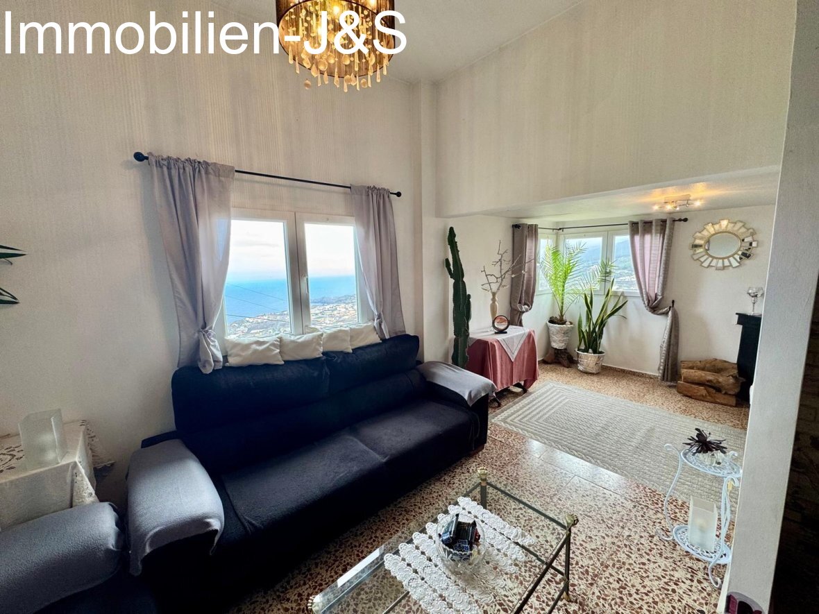 Propiedad excepcional con vistas panorámicas y licencia de hostelería activa en el norte de Tenerife.