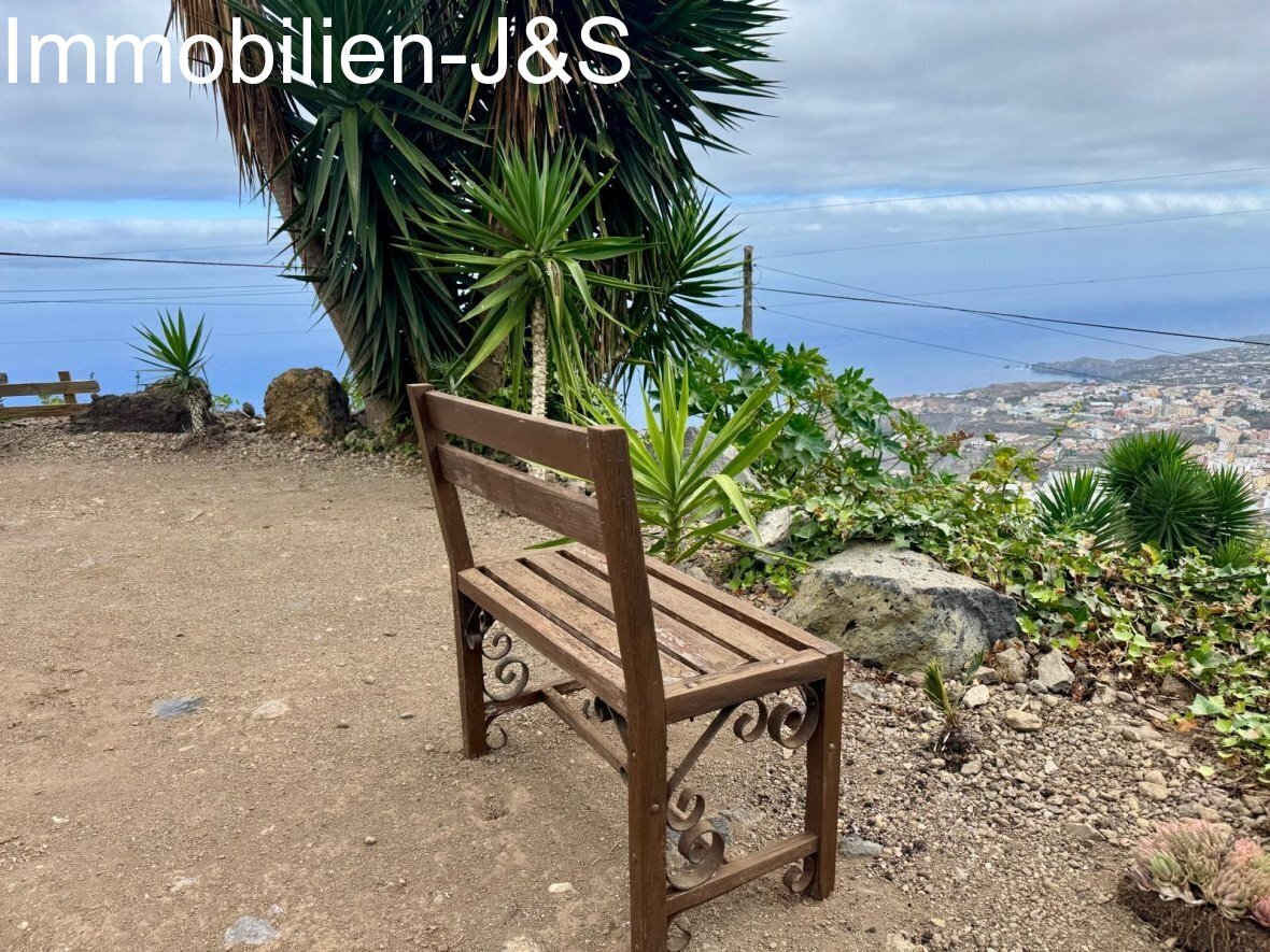 Propiedad excepcional con vistas panorámicas y licencia de hostelería activa en el norte de Tenerife.