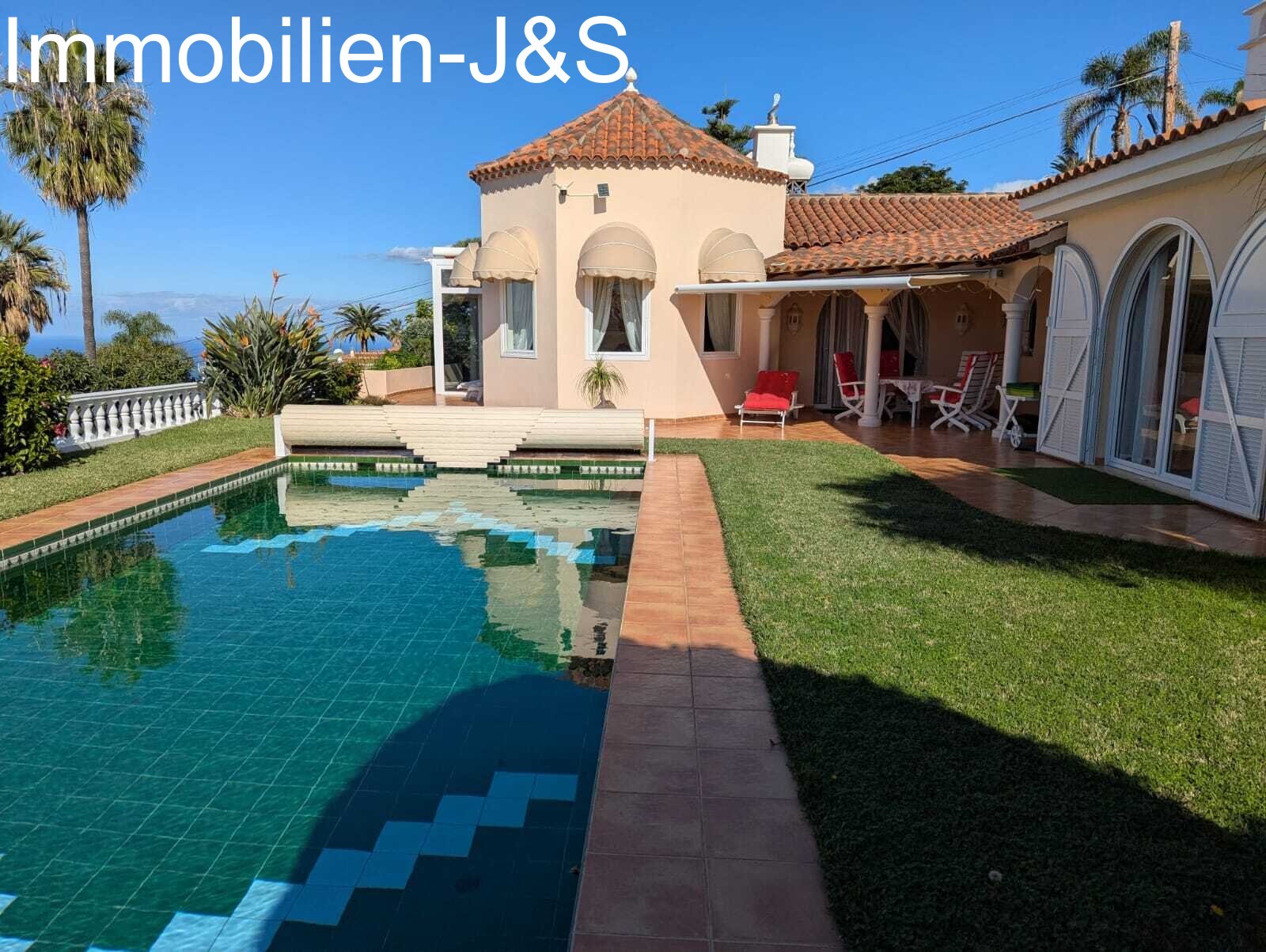 Preciosa villa independiente con piscina y espectaculares vistas al Atlántico