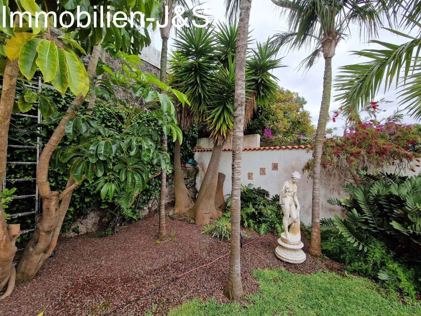 Preciosa villa independiente con piscina y espectaculares vistas al Atlántico