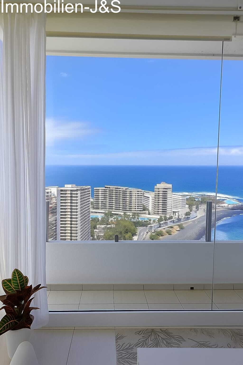 Una Joya Única: Su Mirador Privado sobre el Atlántico