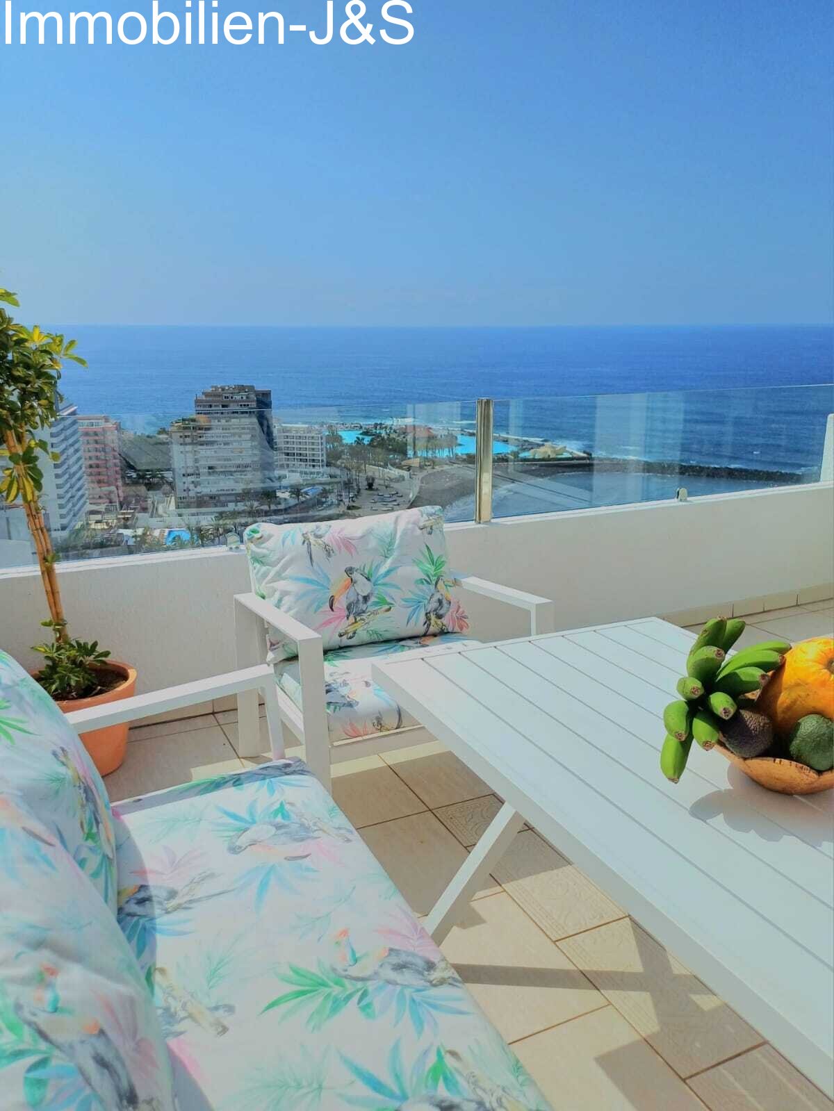 Una Joya Única: Su Mirador Privado sobre el Atlántico