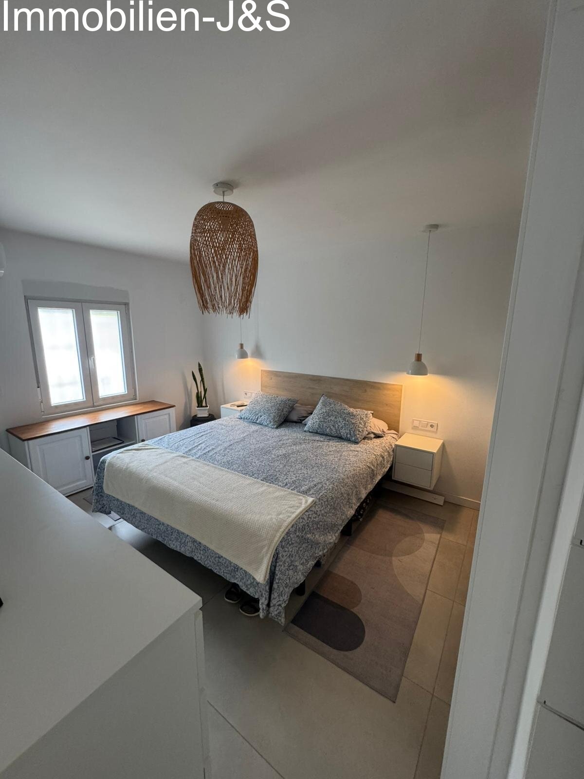 Encantador Chalet Adosado de Esquina en Golf del Sur