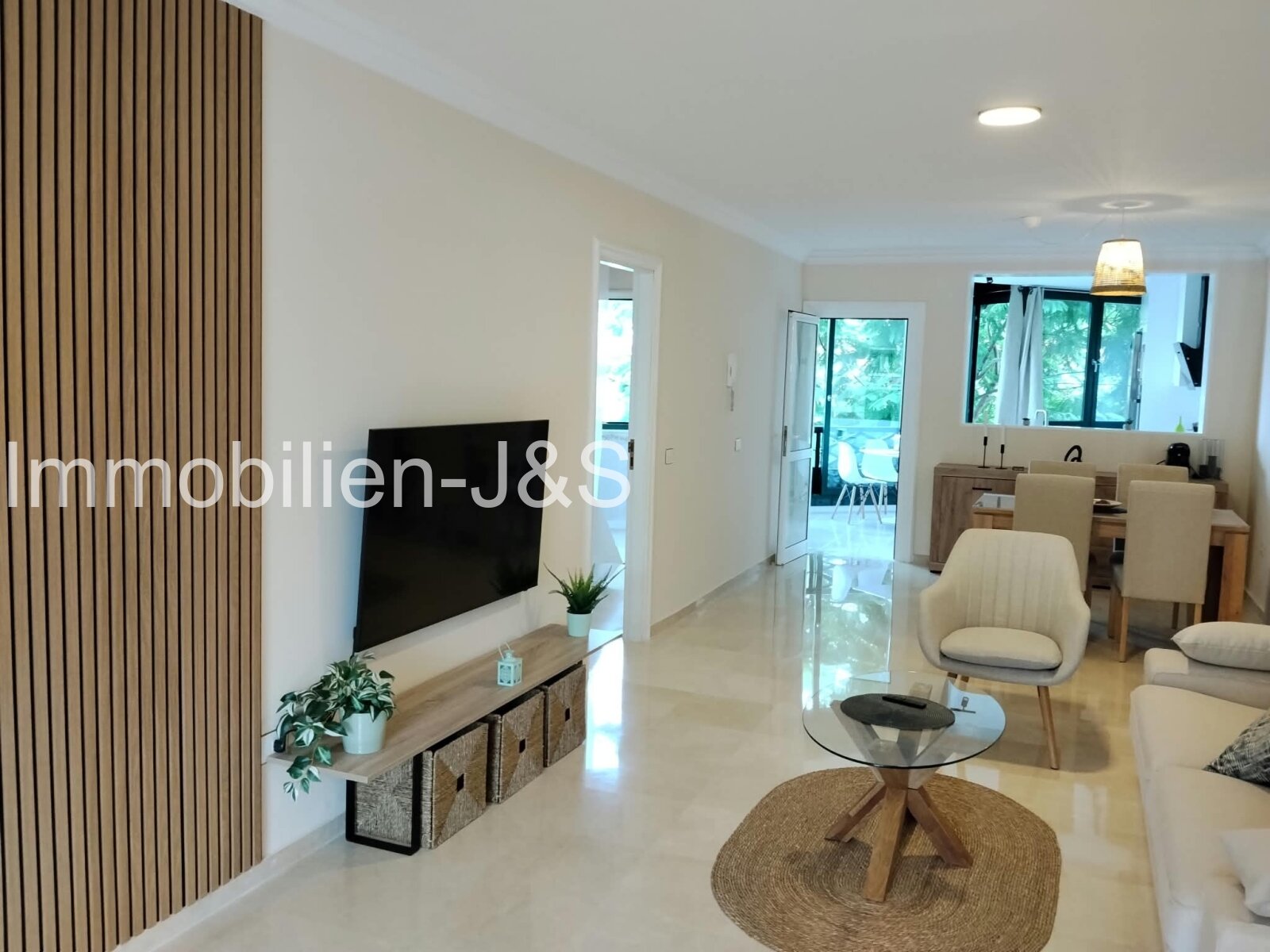 Apartamento con jardín recién reformado en alquiler en la exclusiva zona de La Paz