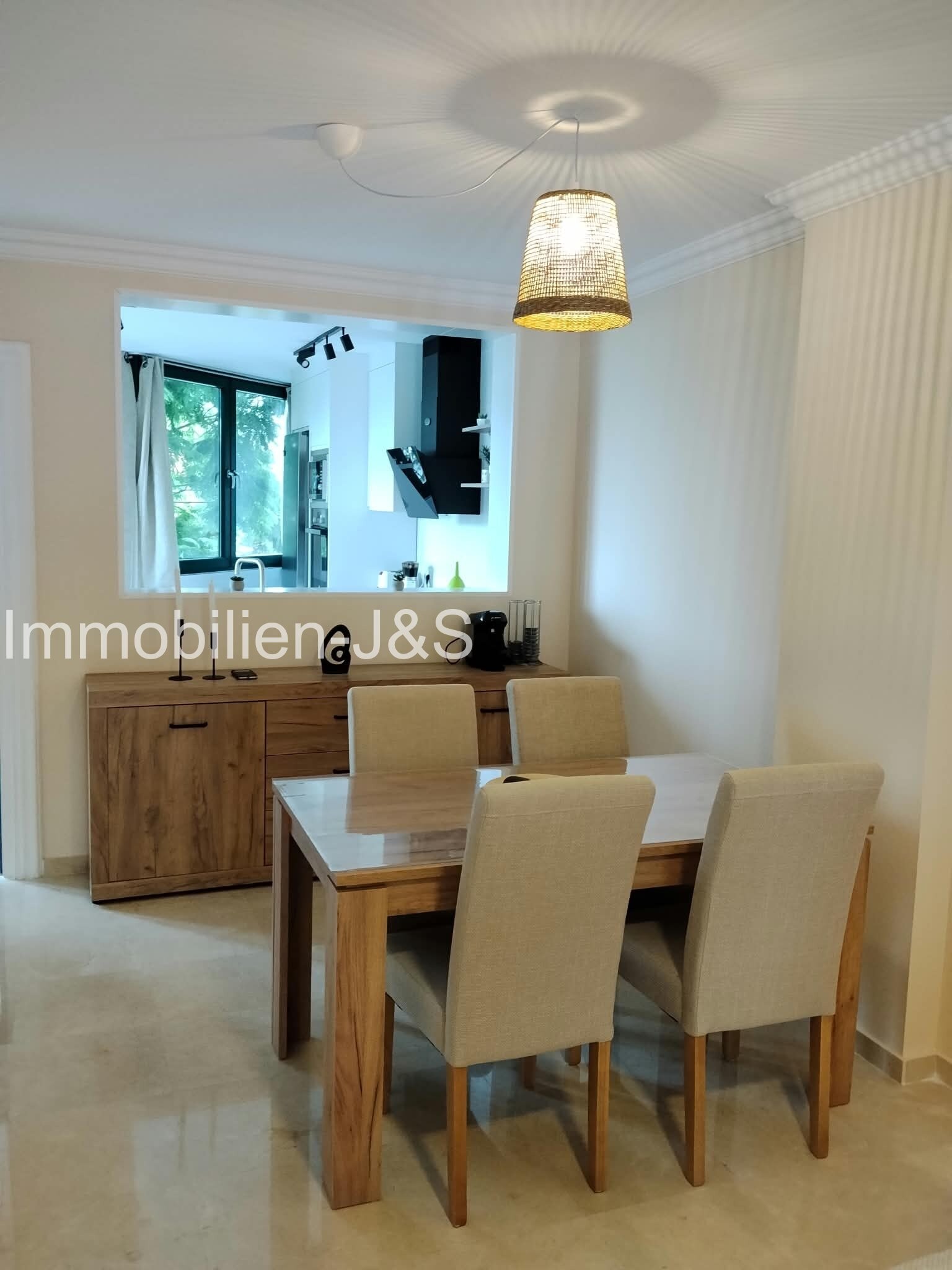 Apartamento con jardín recién reformado en alquiler en la exclusiva zona de La Paz