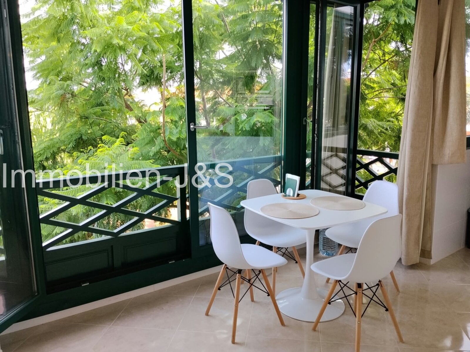 Apartamento con jardín recién reformado en alquiler en la exclusiva zona de La Paz